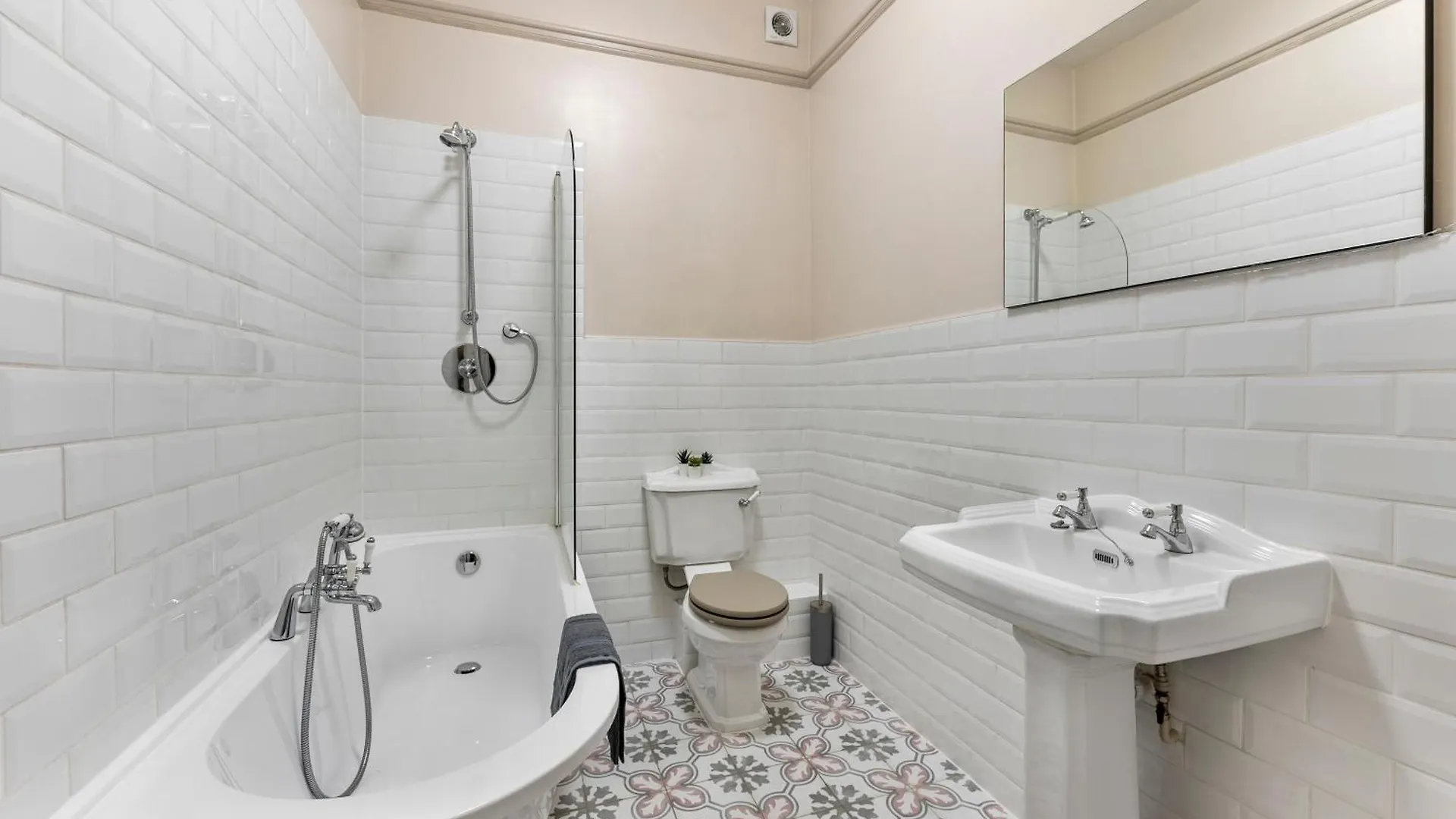 Appartamento Cosy Flat In Cardiff - Sleeps 8